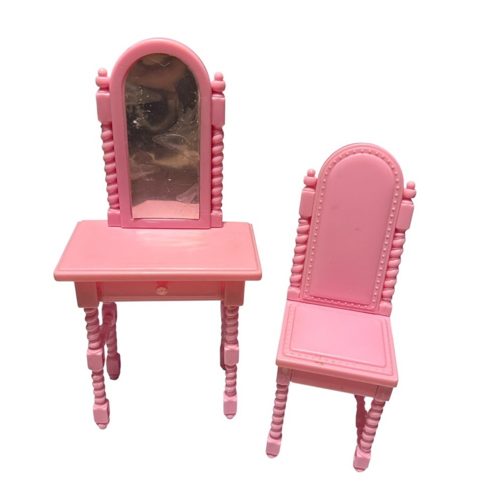 Barbie Rapunzel Enchanted Tower Pink Chair And Vanity Mirror Set